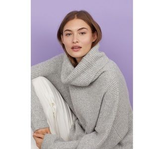 H&M oversized gray turtleneck